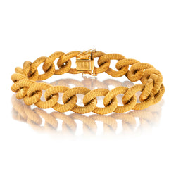 18kt Yellow Gold Link Bracelet With Wheat Like Design.