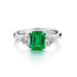 Ladies 18kt White Gold Green Emerald Ring. 1.47ct Muzo Emerald