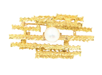 18kt Yellow Gold Pearl Brooch.