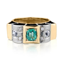 LADIES Vintage Green Emerald and Diamond Ring. Circa 1940's.