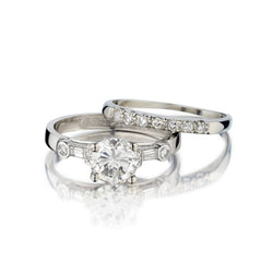 0.97 Carat Round Brilliant Cut Diamond Wedding Ring Set