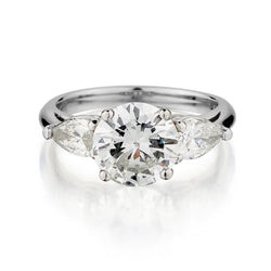 Ladies Magnificent Platinum Diamond Ring. 2.80 Tcw.
