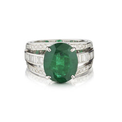 5.50 Carat Oval-shaped Green Emerald And Diamond White Gold Ring