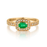 Ladies 14kt Yellow Gold Green Emerald and Diamond Ring