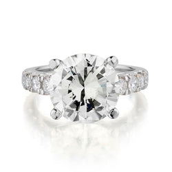 Ladies 18kt White Gold Diamond Ring . 5.35ct Tw Brilliant cuts.