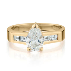 Ladies 14kt Yellow Gold Pear Shape Ring . 1.45ct Tw