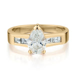 Ladies 14kt Yellow Gold Pear Shape Ring . 1.45ct Tw