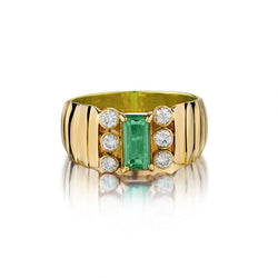 Ladies 18kt Yellow Gold Diamond and Green Emerald Ring.
