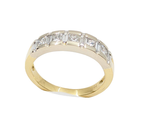 Unisex 18kt Yellow Gold Featuring 5 x 0.75ct Tw of Princess Cut Diamonds