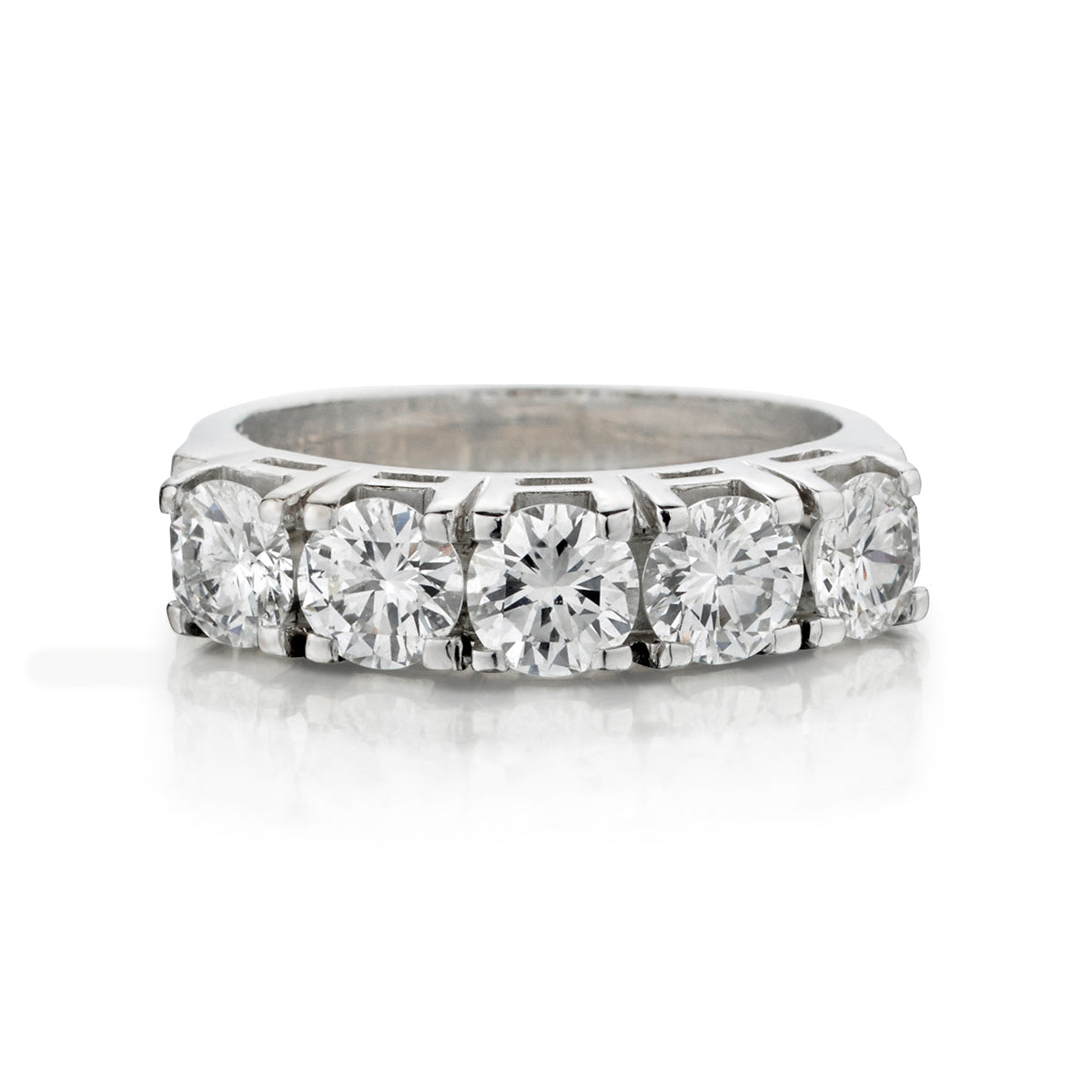 Ladies 18kt White Gold 5 Stone Diamond Ring. 1.52ct Tw (VVS) in Clarity and (F) in Colour.