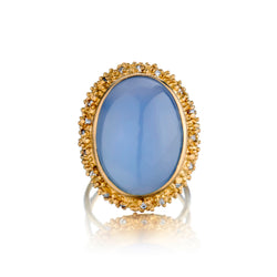Ladies 18kt Yellow Gold Oval Cabochon Chalcedony Ring.