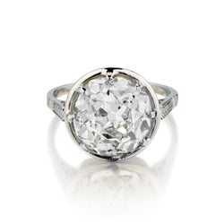 Vintage Ladies Platinum and Diamond Ring. 5.86ct Mine Cut.