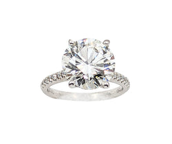 Stunning!! 18kt White Gold Diamond Ring. 5.25ct