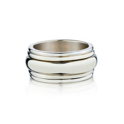 18kt White Gold Wide Band. Weight: 19 grams