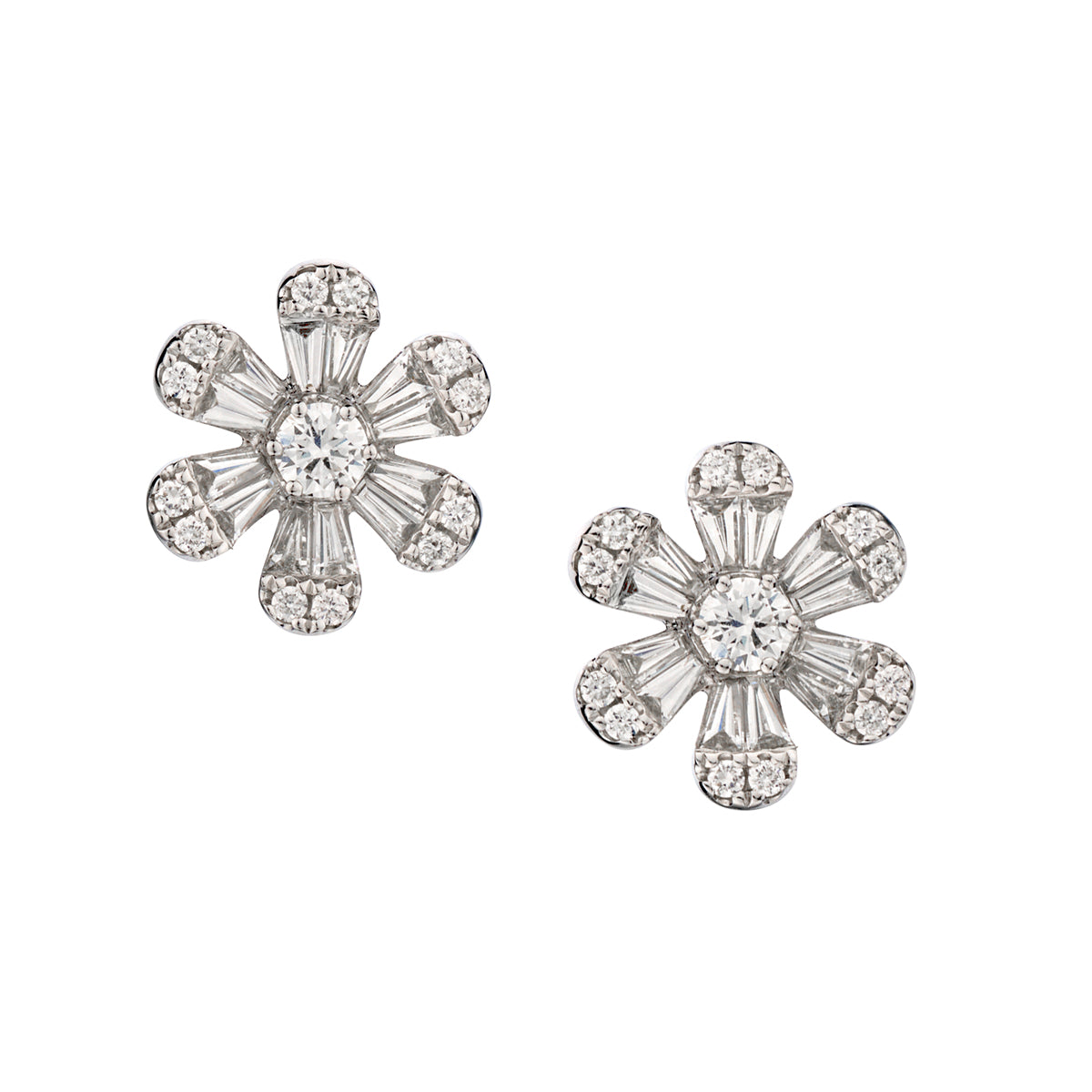 18kt White Gold Diamond Stud Earrings. 0.75ct Tw