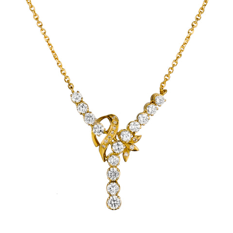 22kt Yellow Gold Diamond Pendant. 14 x 3.00ct Tw