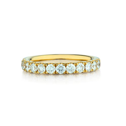18kt Yellow Gold Diamond Band. 12 x 0.92ct Tw