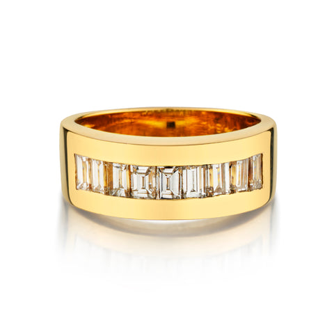 18kt Yellow Gold Diamond Baguette Band. 1.20ct Tw