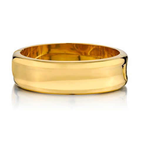 Ladies 18kt Yellow Gold Wide Bangle. Weight: 54.38 Grams