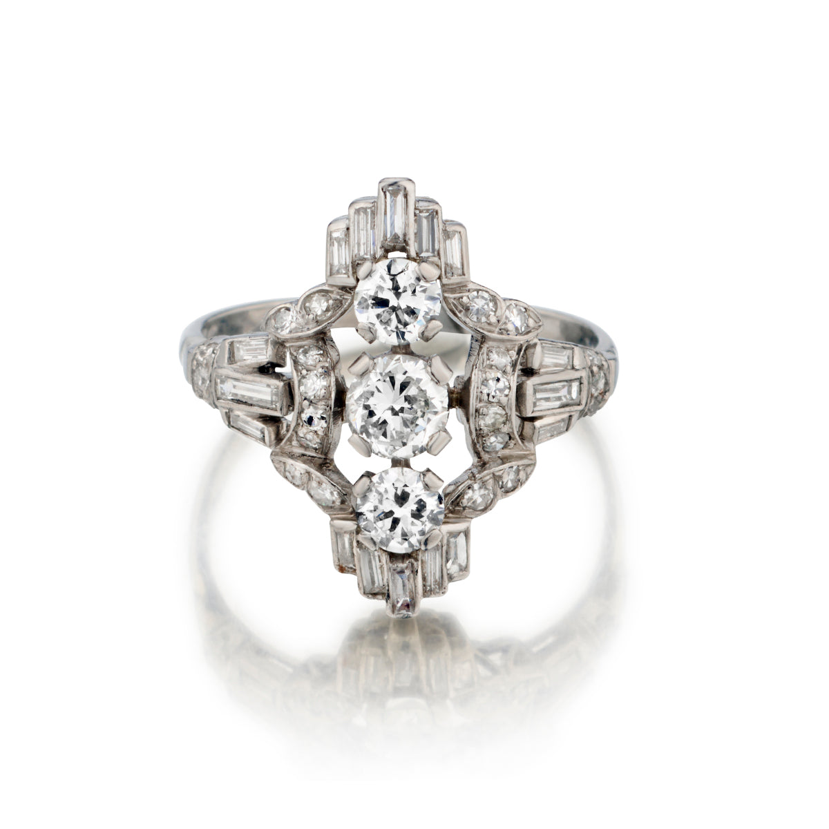 Vintage Platinum and Diamond Ring. Circa 1930. Art Deco