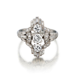 Vintage Platinum and Diamond Ring. Circa 1930. Art Deco