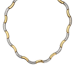 Ladies 14kt Two-Tone Scalloped Choker Necklace. 22.15 grams. Made in Italy