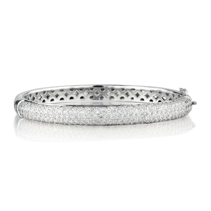 18kt White Gold Diamond Pave' Set Bangle. 3.27ct Tw