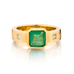 18kt Yellow Gold Green Emerald and Diamond Ring.