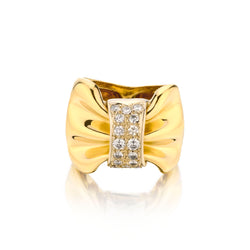 Ladies 18kt Yellow Gold Bow Ring. Weight: 11.21 grams