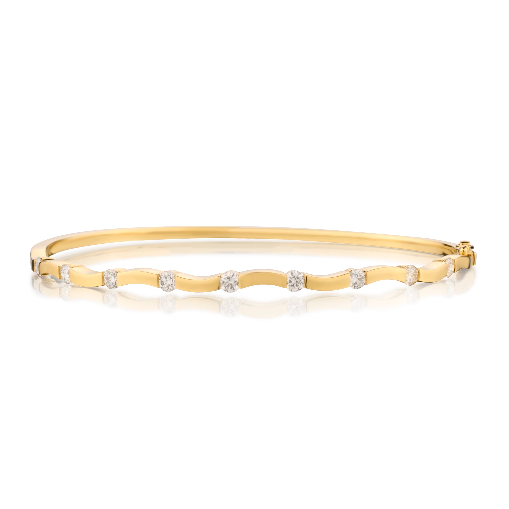 Ladies 18kt Yellow Gold Stackable Ring. Weight: 26 grams
