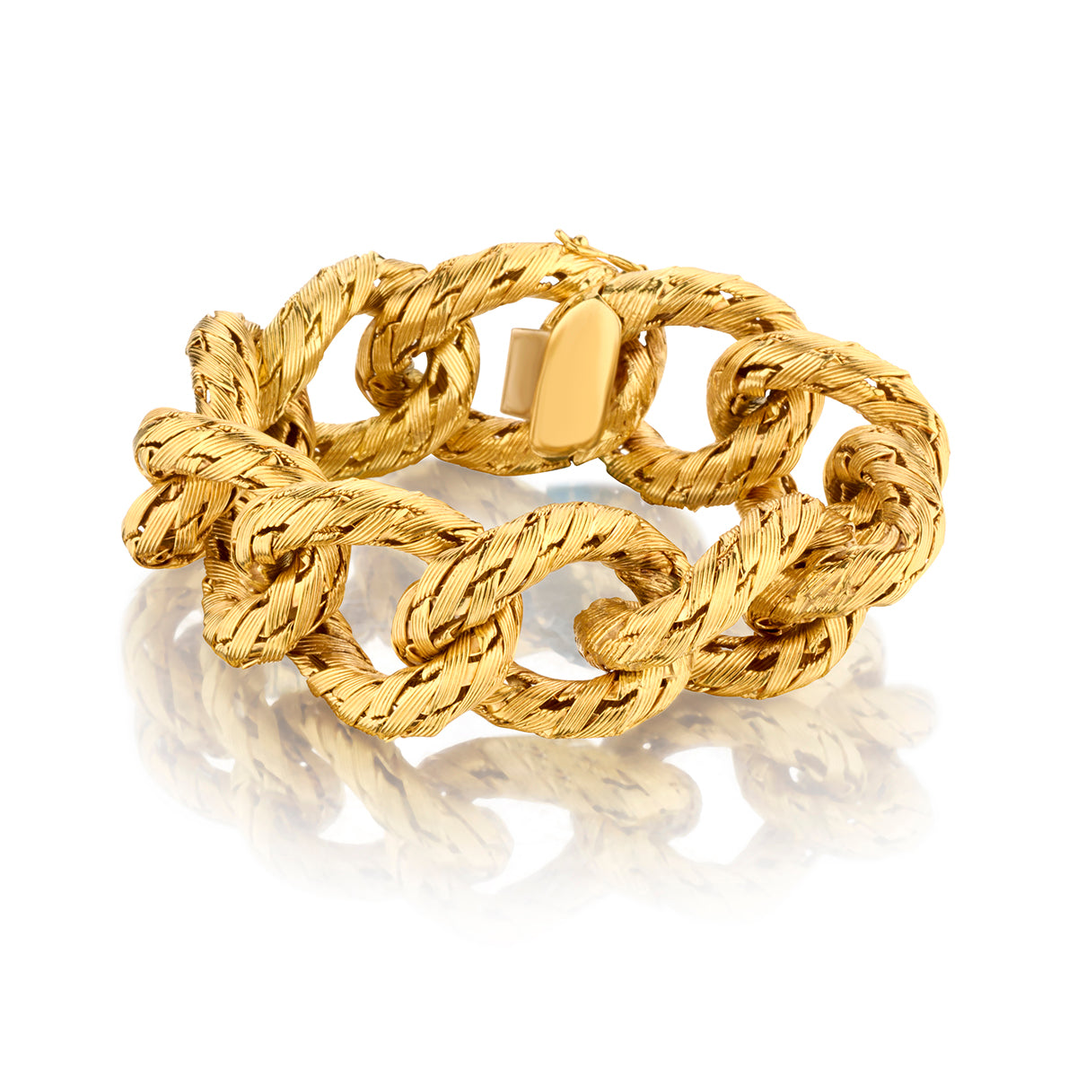 18kt Yellow Gold Open Link Bracelet. Weight: 106.5 grams.