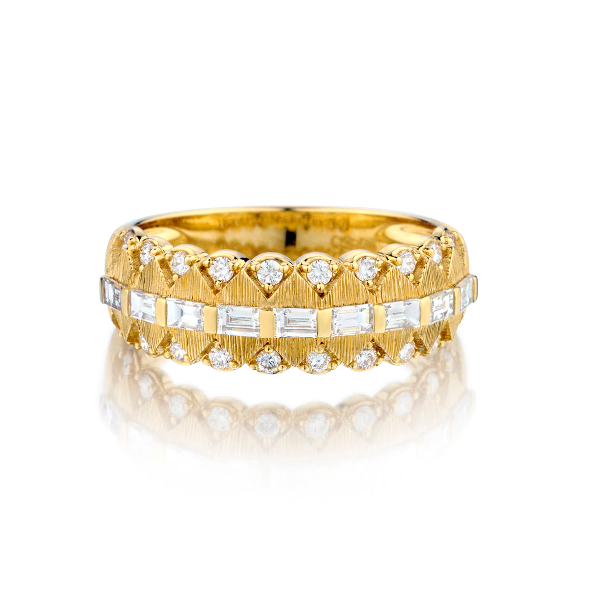 18kt Yellow Gold Diamond Band. 0.66ct Tw