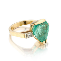 14kt Yellow Gold Green Emerald Pear Shape Ring