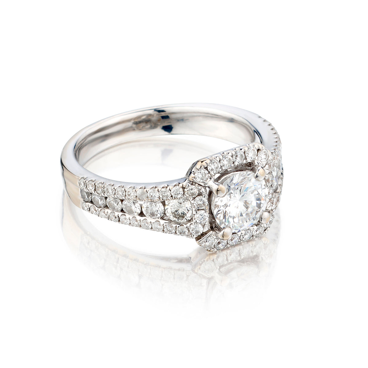 18kt White Gold Natural Diamond Ring.