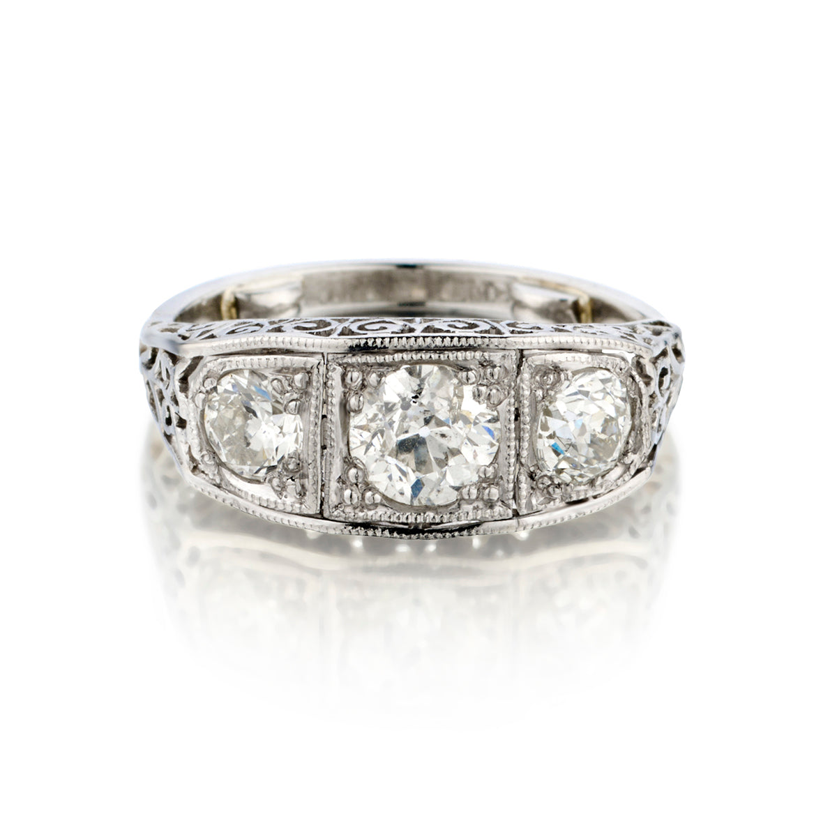 Vintage Ladies Platinum Edwardian Diamond 3-Stone Ring. 1.18ct Tw