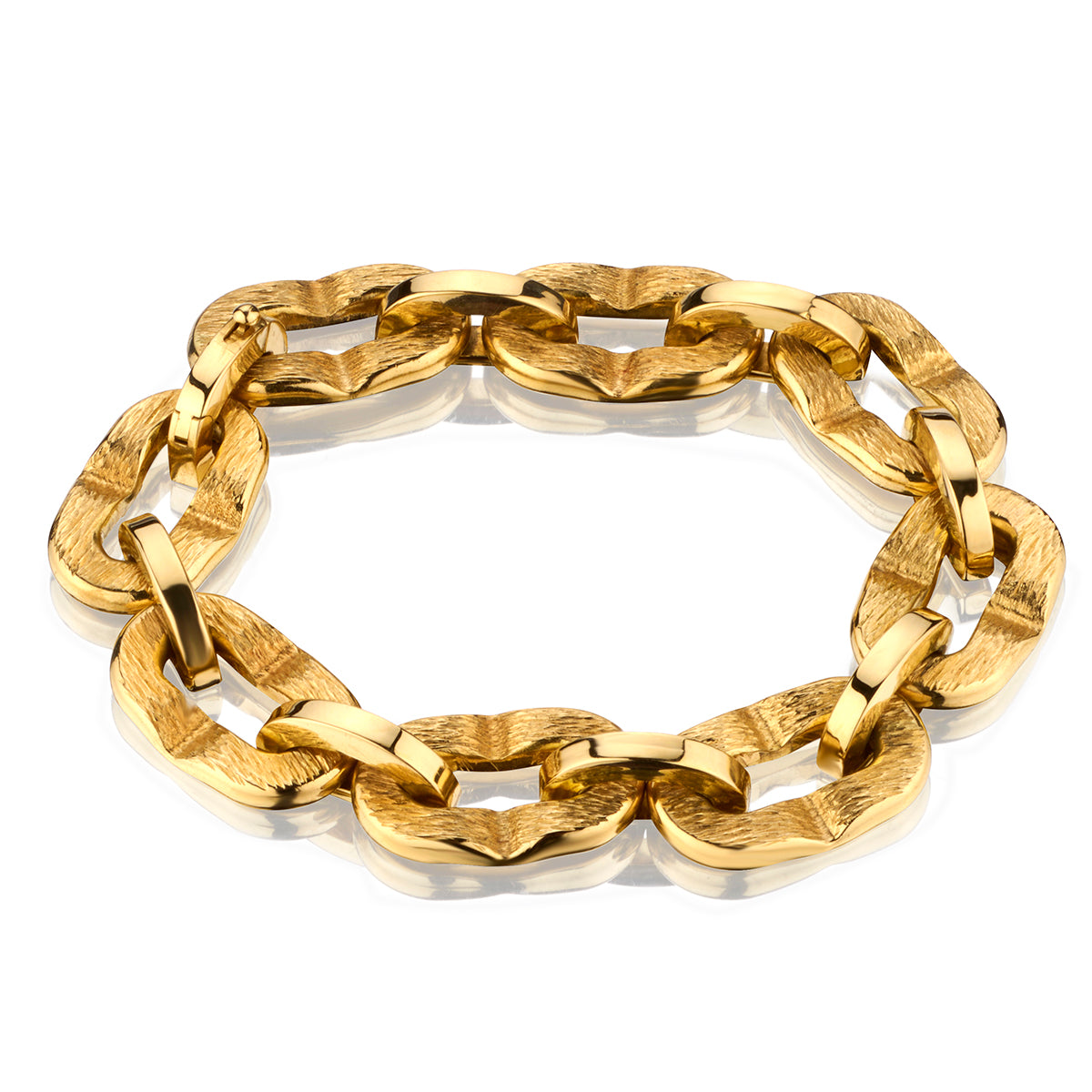 Ladies 18kt Yellow Gold Bracelet . Weight: 391.3 Grams.