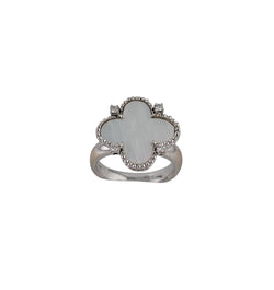 18KT WHITE GOLD FOUR LEAF CLOVER MOTIF RING WITH MOTHER OF PEARL INLAY