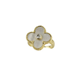 18KT YELLOW GOLD FOUR LEAF CLOVER RING WITH CENTRAL ROUND CUT DIAMOND.