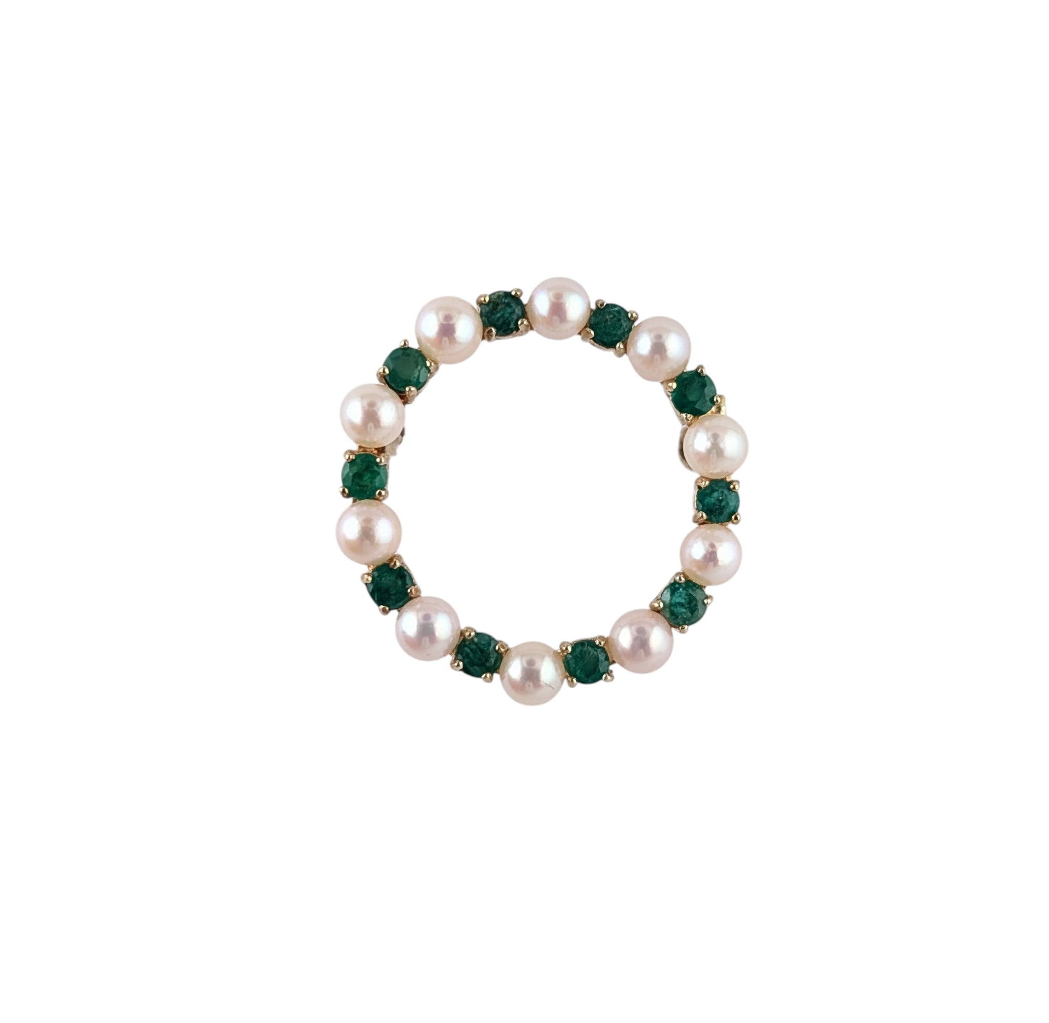 14KT YELLOW GOLD PEARLS AND EMERALD VINTAGE BROOCH.