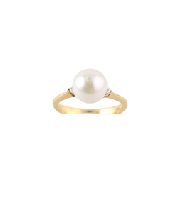 18kt Yellow Gold Pearl Ring.  8mm