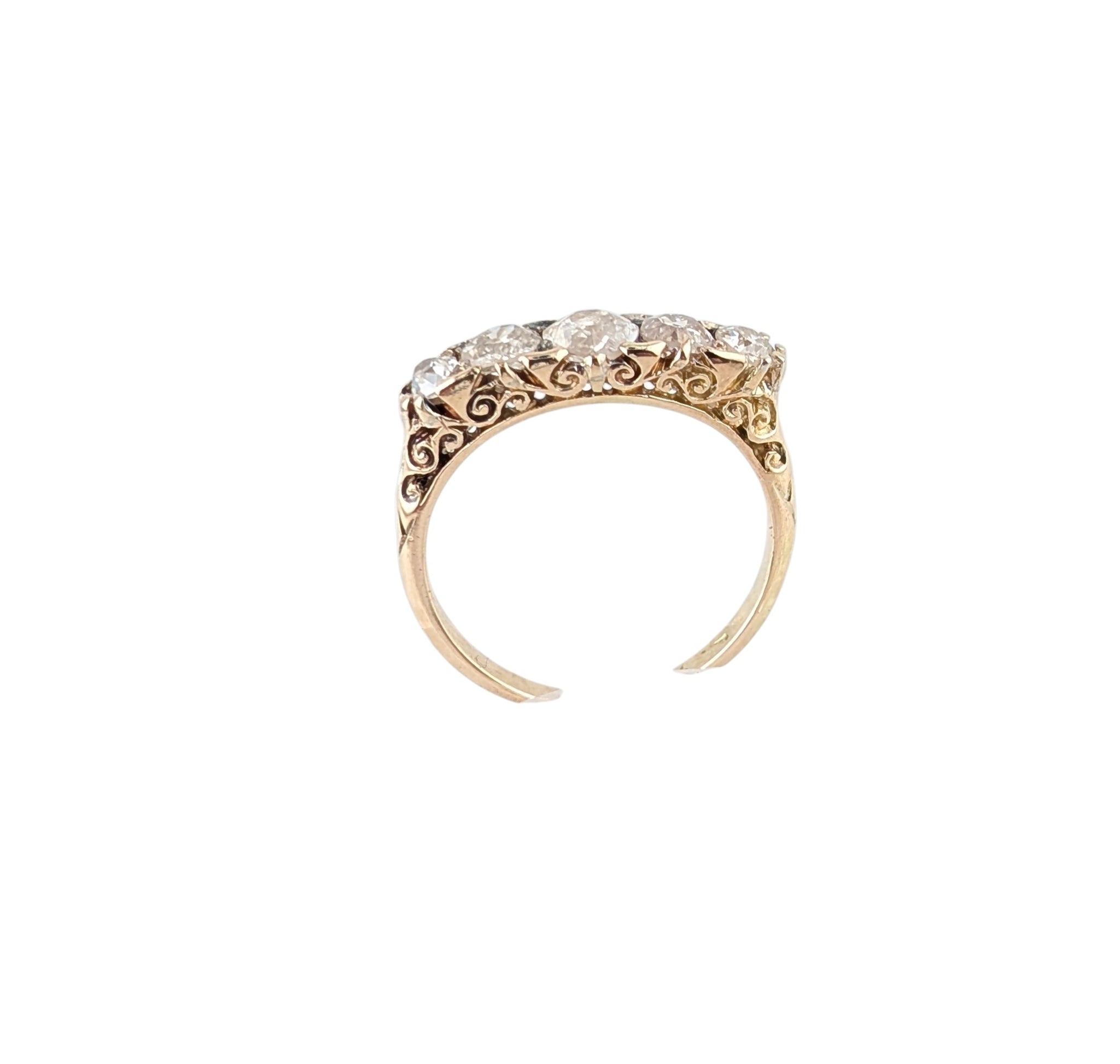 14KT YELLOW GOLD VICTORIAN STYLE 5 STONE DIAMOND RING.