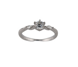 LADIES PLATINUM AND DIAMOND RING.