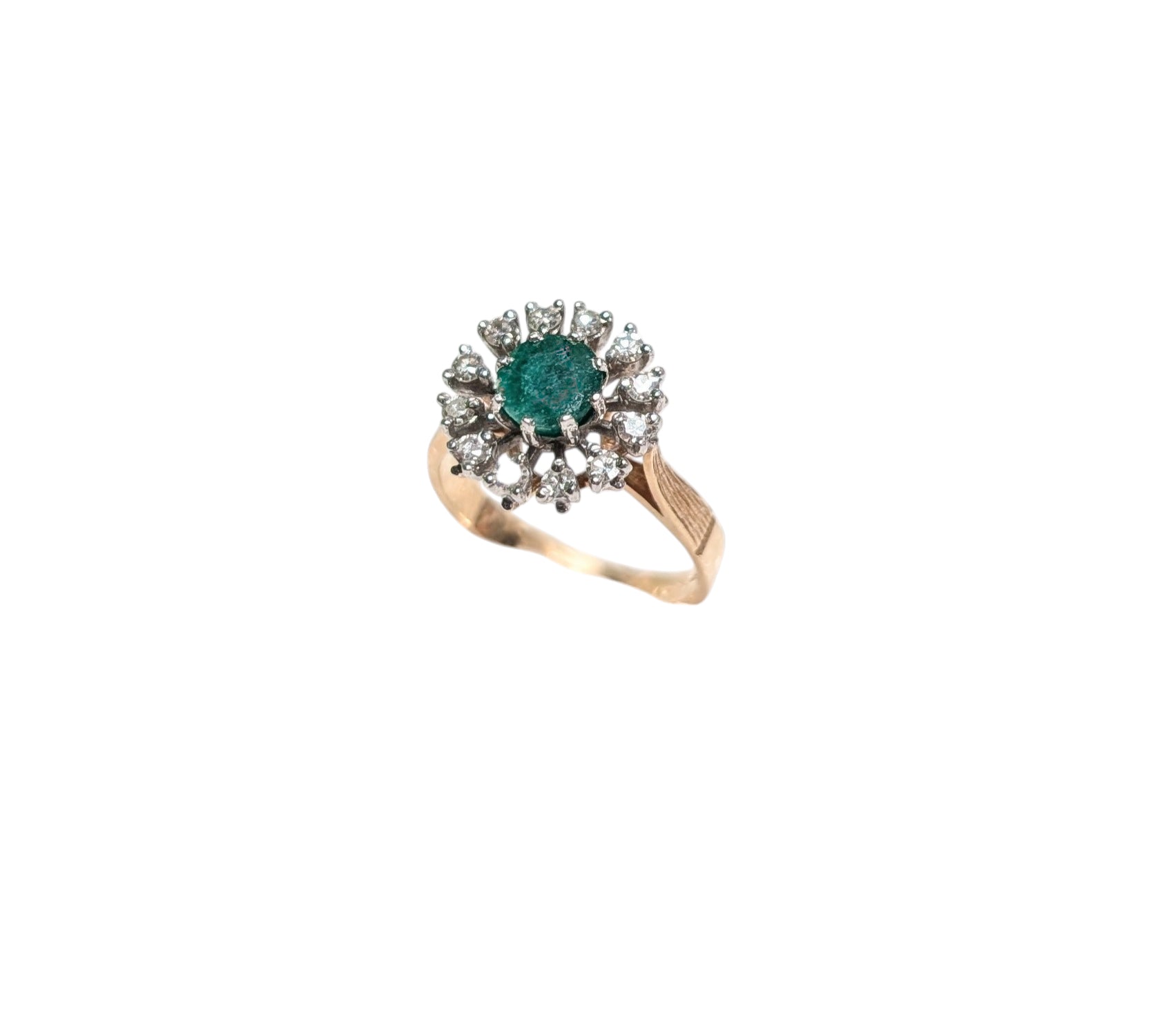 14KT YELLOW GOLD VINTAGE STYLE CLUSTER EMERALD & DIAMOND RING.