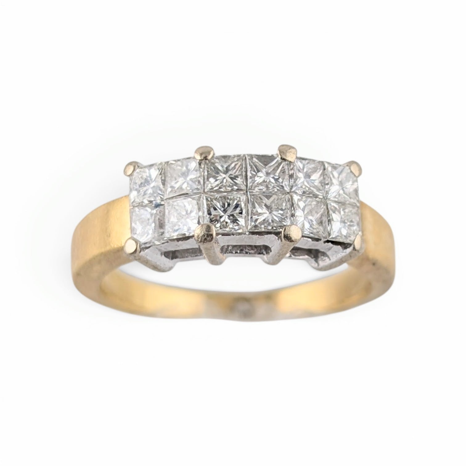18KT YELLOW GOLD LADIES DIAMOND RING.