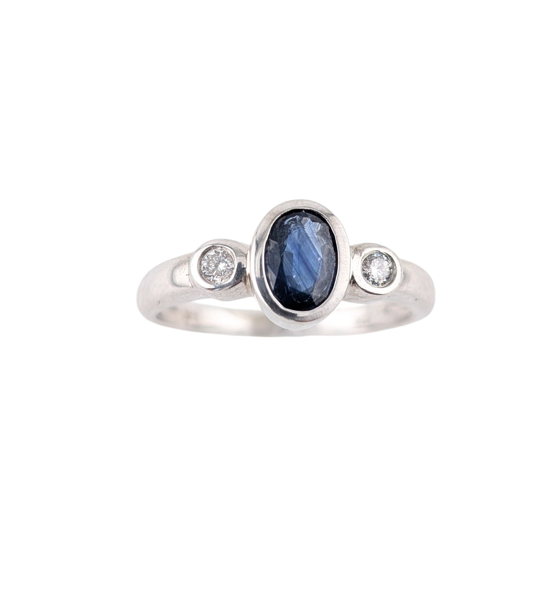 14KT WHITE GOLD SAPPHIRE AND DIAMOND 3 STONE RING.