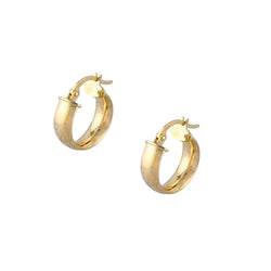 18KT YELLOW GOLD HOOP EARRINGS WITH HINGED BACK CLOSURE.