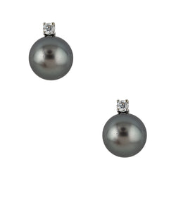 18KT WHITE GOLD PEARL AND DIAMOND EARRINGS.