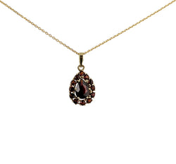 14KT YELLOW GOLD VINTAGE STYLE GARNET PENDANT AND CHAIN.