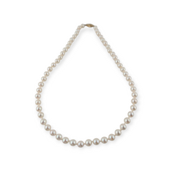 PEARL NECKLACE WITH YELLOW GOLD CLASP 24" IN LENGTH.