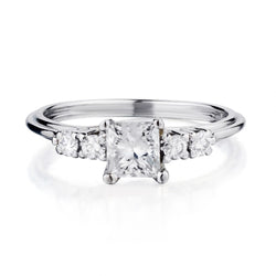 Ladies Platinum Diamond Princess Cut Ring . 0.95ct Tw